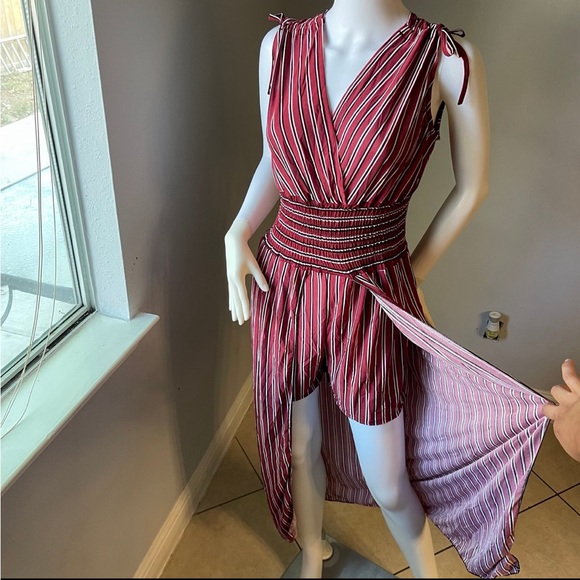 Pants - New Women’s Red striped shorts romper jumpsuit size L/XL for size 14-16
New